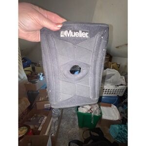 Mueller Adjustable Knee Stabilizer Open Patella Support Brace Black One Size